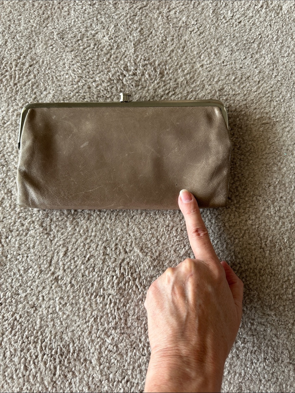 Hobo Lauren clutch wallet. - Picture 13 of 16